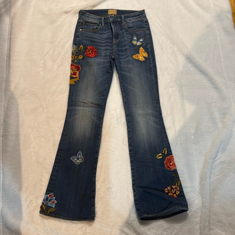 Embroidered Floral Marilyn Distressed Skinny Jeans